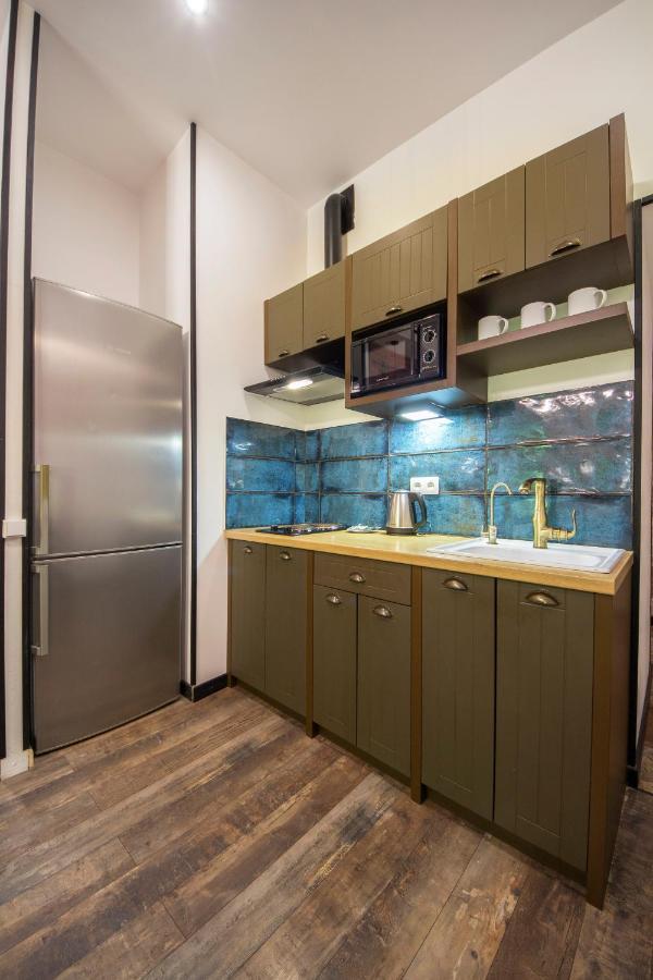 Self Check-In Apartments Near Landscape Alley 키예프 외부 사진